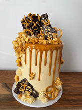 Load image into Gallery viewer, Salted caramel cake
